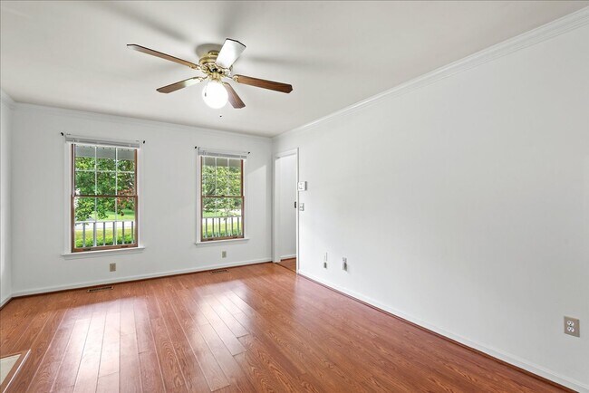 Building Photo - SHORT-TERM RENTAL