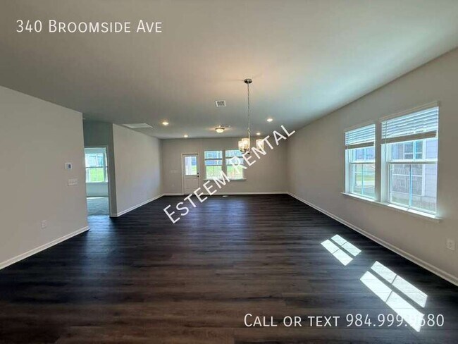 Building Photo - 340 Broomside Ave