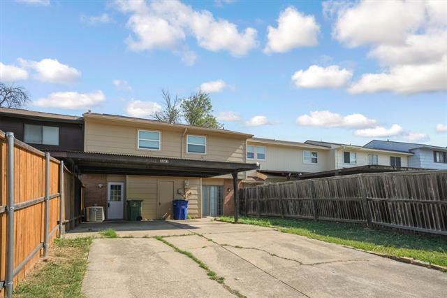 Building Photo - 2203 Sheraton Dr
