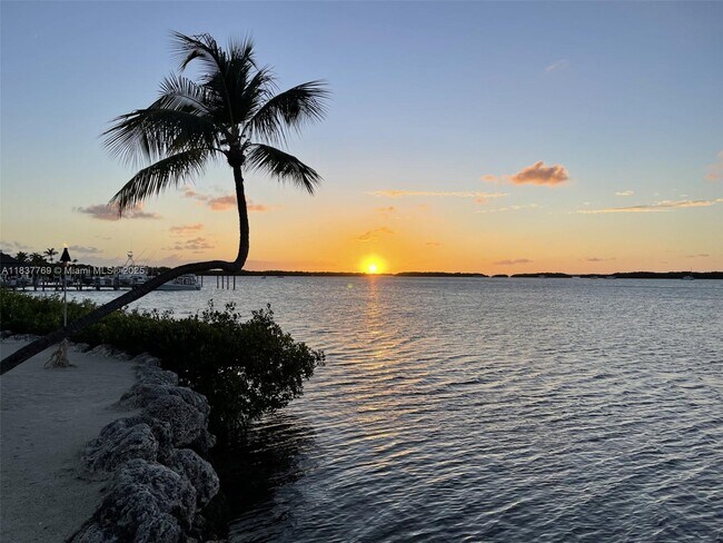 Primary Photo - 17011 N Bay Rd