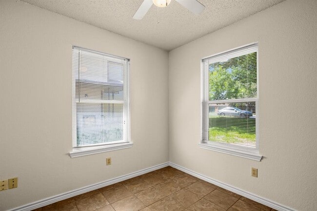 Building Photo - 13309 Saddlebrook Trail