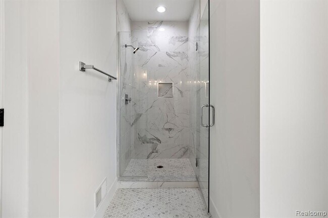 Building Photo - 2037 11th St