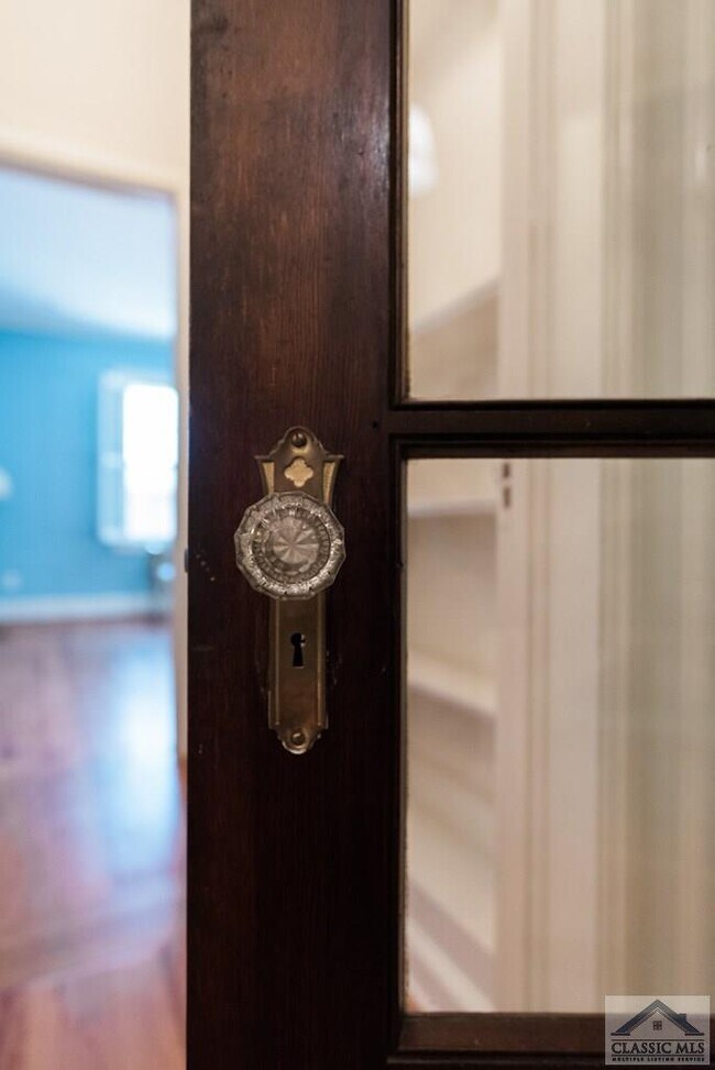 Building Photo - 285 Hampton Ct