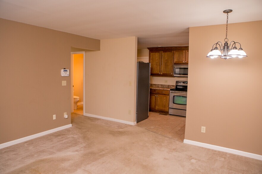 Building Photo - 2804 Thurman Cir SW