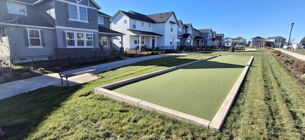 Bocce Ball Court - 31741 NW Blake Terr