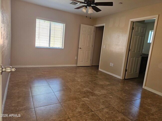 Building Photo - 3711 N Kachina Ln