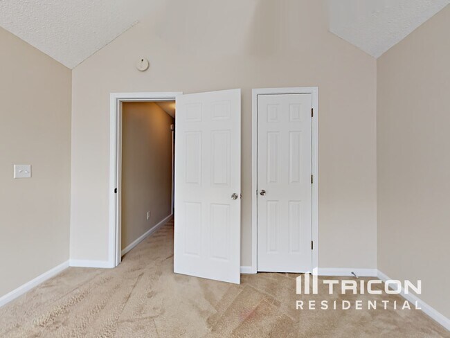 Building Photo - 4400 Millenium View Ct SW