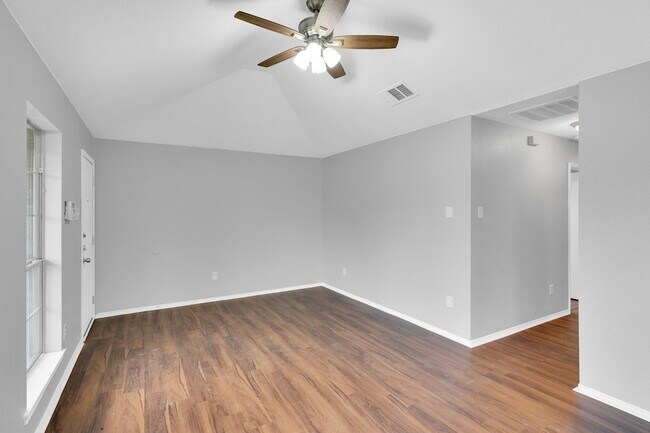 Building Photo - 2520 Fatima Ave