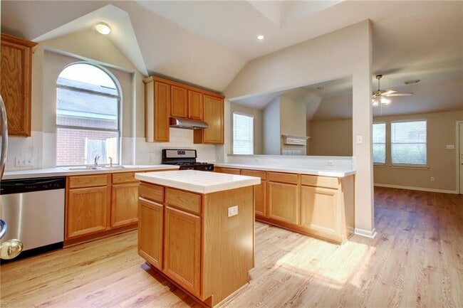 Building Photo - 3614 Bird House Dr