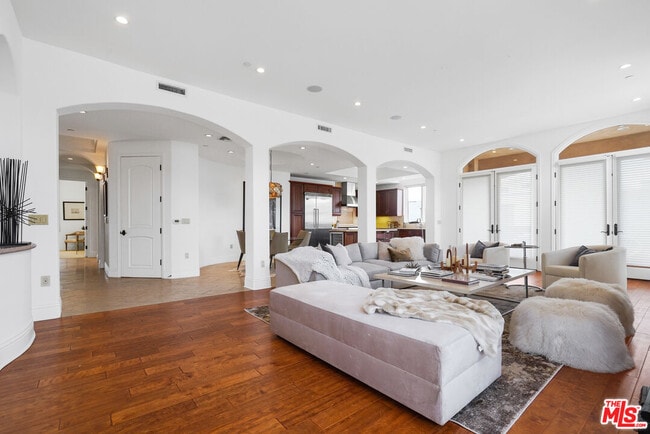 Building Photo - 420 S Hamel Rd