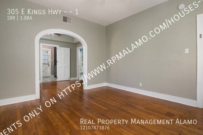 Building Photo - AVAILABLE NOW! Charming Efficiency Near Tr...
