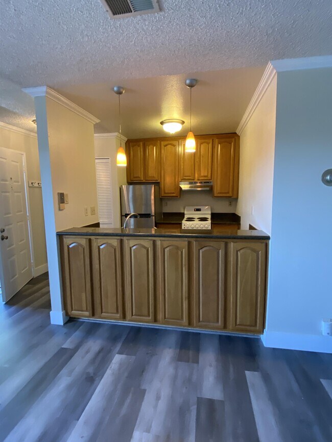 Building Photo - 280 Stonegate Cir