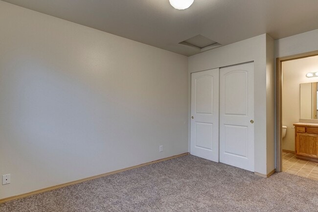 Building Photo - Two Bedroom Two Bathroom Condo in Summerwind