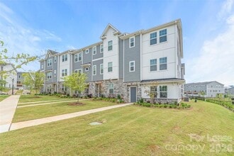 Building Photo - 7136 Bryce Ave