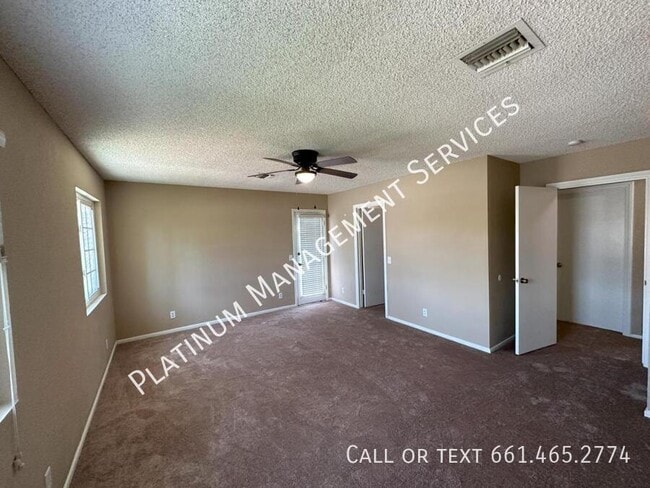 Building Photo - 404 Fairway Dr
