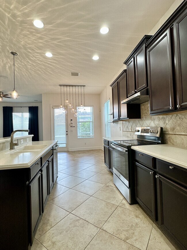 Building Photo - 6157 Castleton Hollow Rd