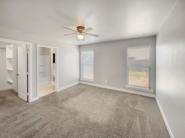 Building Photo - Fabulous 3/2/2 home in Bell Farms - Cooper...