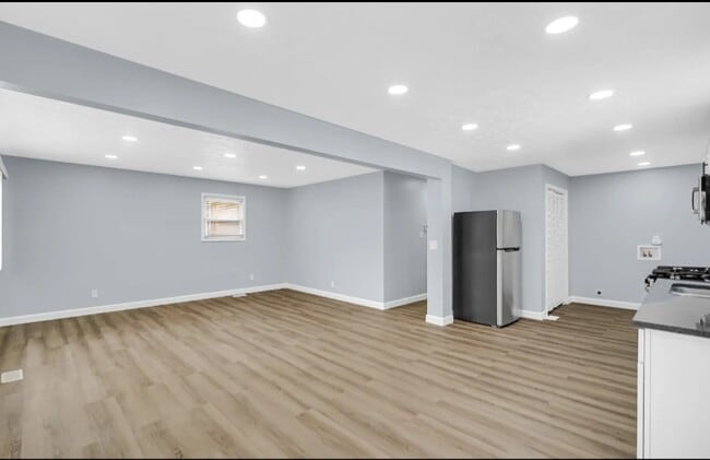 Building Photo - 3106 N Harding St