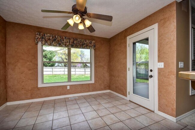 Building Photo - Executive Rental in Park Crest Meadows