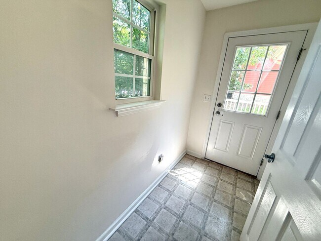 Building Photo - Available for the 2026-2027 lease term.