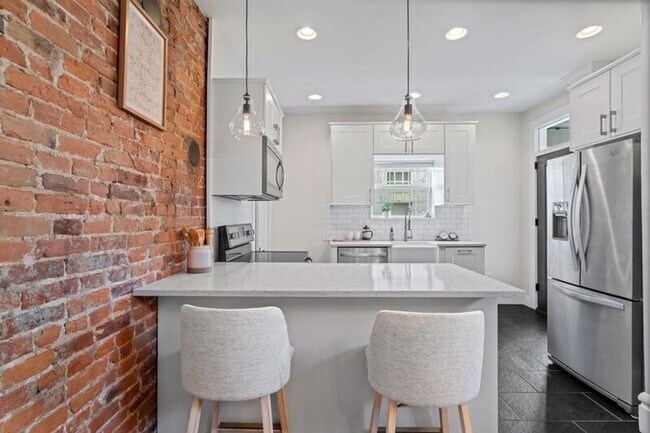 Building Photo - 1511 Hamlet St