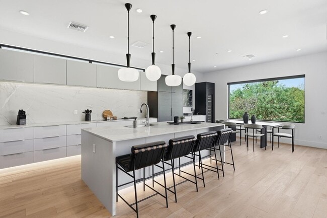 Building Photo - 4544 N Evans Dr