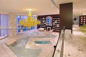 Building Photo - 475 Brickell Ave