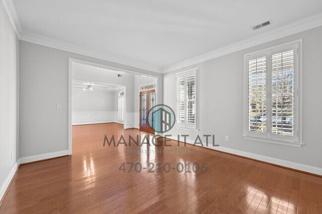 Building Photo - Fabulous 5-bedroom house with modern ameni...