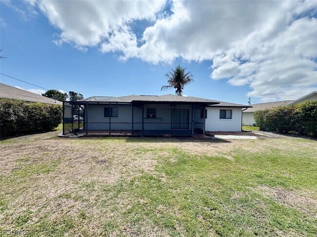 Building Photo - 2013 NE 4th Ter