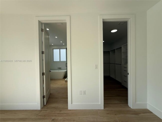 Building Photo - 1981 SW 33rd Ave