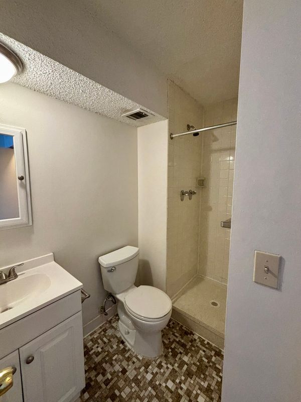 Building Photo - 1400 Millersport Hwy