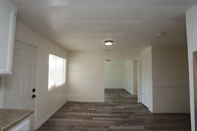 Building Photo - 519 N Daisy Ave