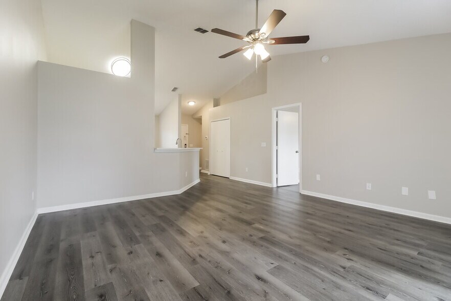 Building Photo - 104 Little Fox Ave