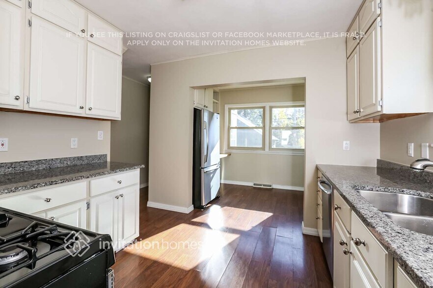 Building Photo - 1040 Geranium Ave E