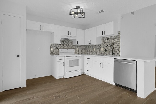 Building Photo - 23823 Griffin House Ln