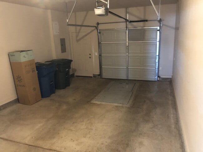 Building Photo - 1225 E Main St