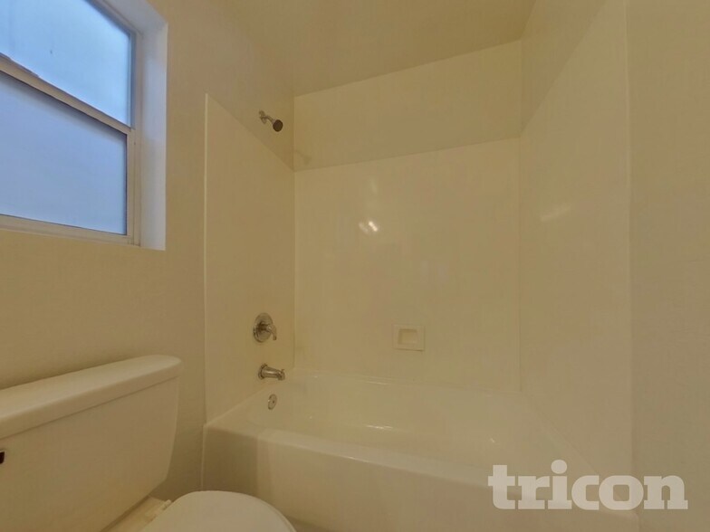 Building Photo - 1368 S 228th Dr