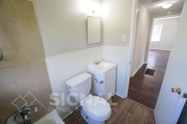 Building Photo - 540 Athens Ct