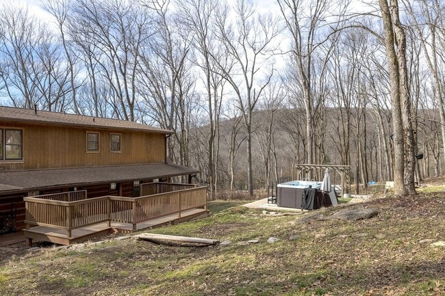 Building Photo - 1762 Burke Hollow Rd