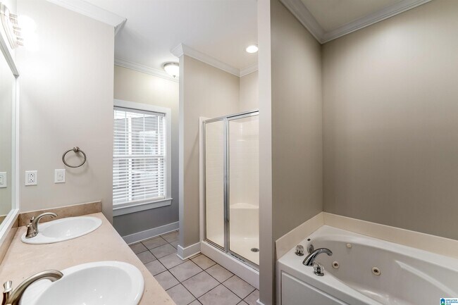 Building Photo - 6025 Kelly Creek Cir