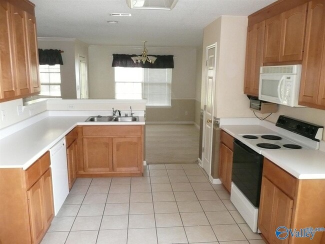 Building Photo - 139 Brass Oak Dr