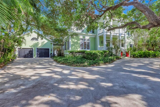 Building Photo - 6220 Bayshore Blvd