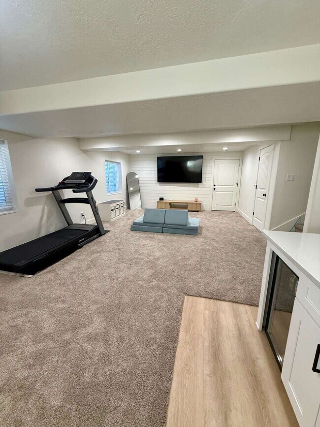 Building Photo - 623 S Jubilee Dr