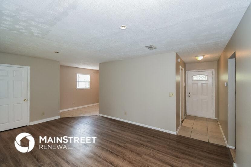 Building Photo - 7037 Red Robin Dr