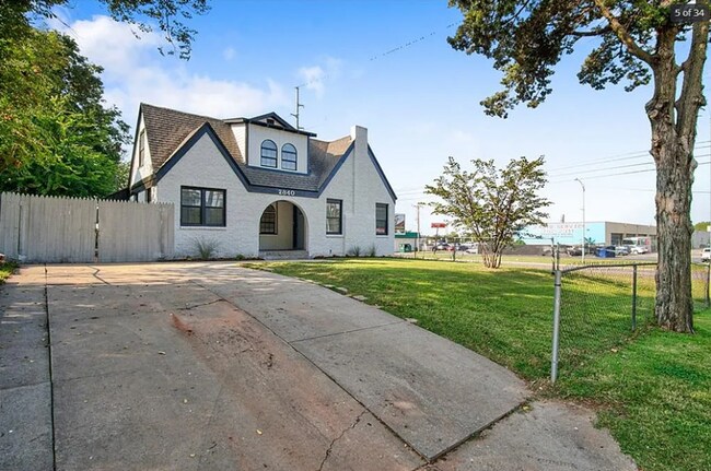 Building Photo - TAKE A LOOK AT YOUR NEW HOME COMING AVAILABLE