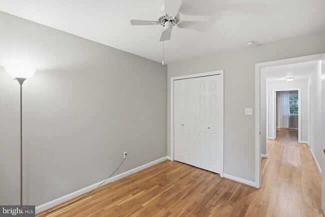 Building Photo - 809 Woodley Dr