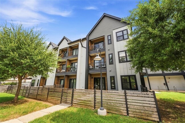 Building Photo - 3101 Govalle Ave