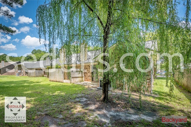 Building Photo - 801 Temple Rd