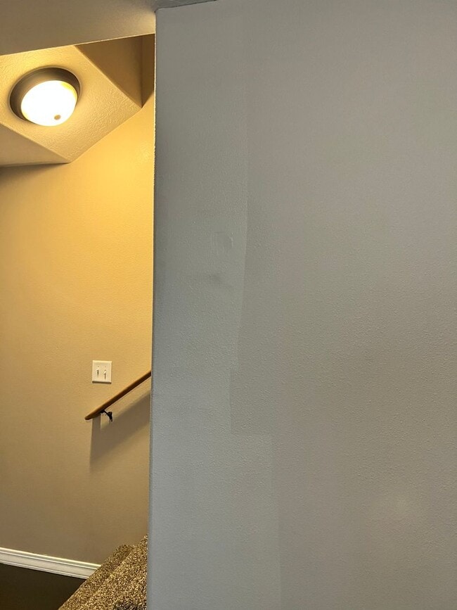 Building Photo - "Beautiful 4 Bedroom House For Rent" - Not furnished