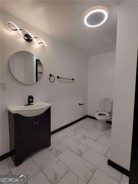 Building Photo - 997 Summer Forest Dr
